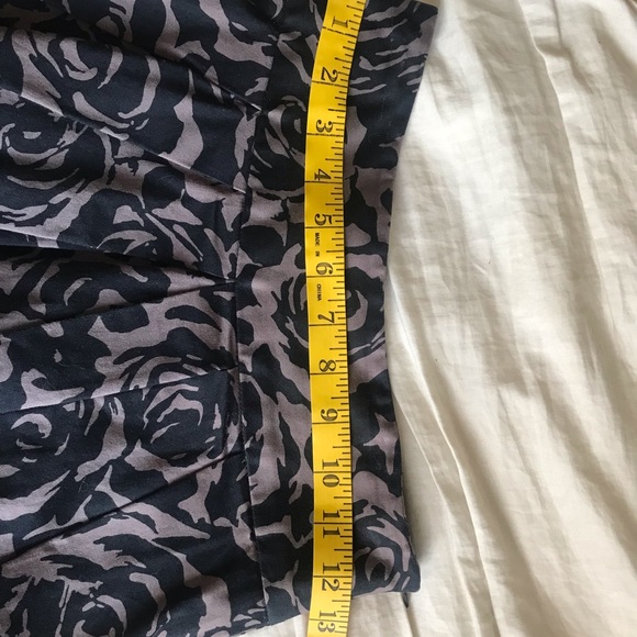 F21 Black & Gray Roses Circle Skirt - Picture 5 of 9